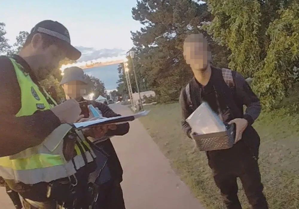 Podvodníci na Letné od lidí vybírali peníze na falešnou sbírku