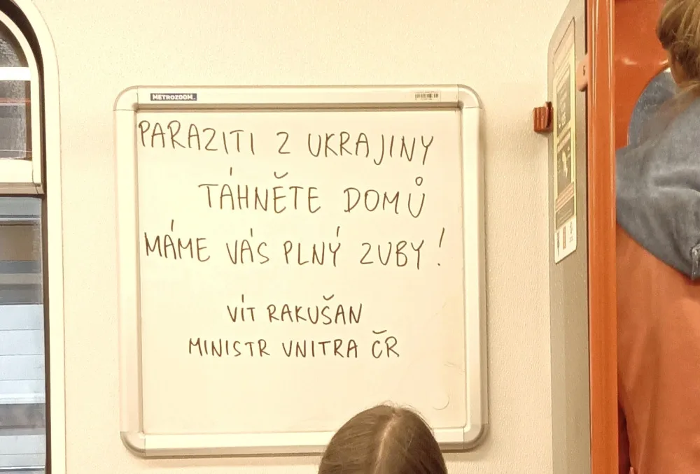 Tento nápis dopravní podnik policii nenahlásil.