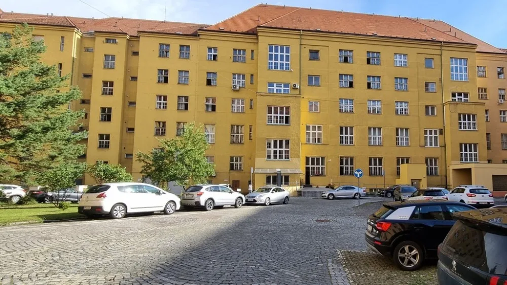 Budova v Bubenči.