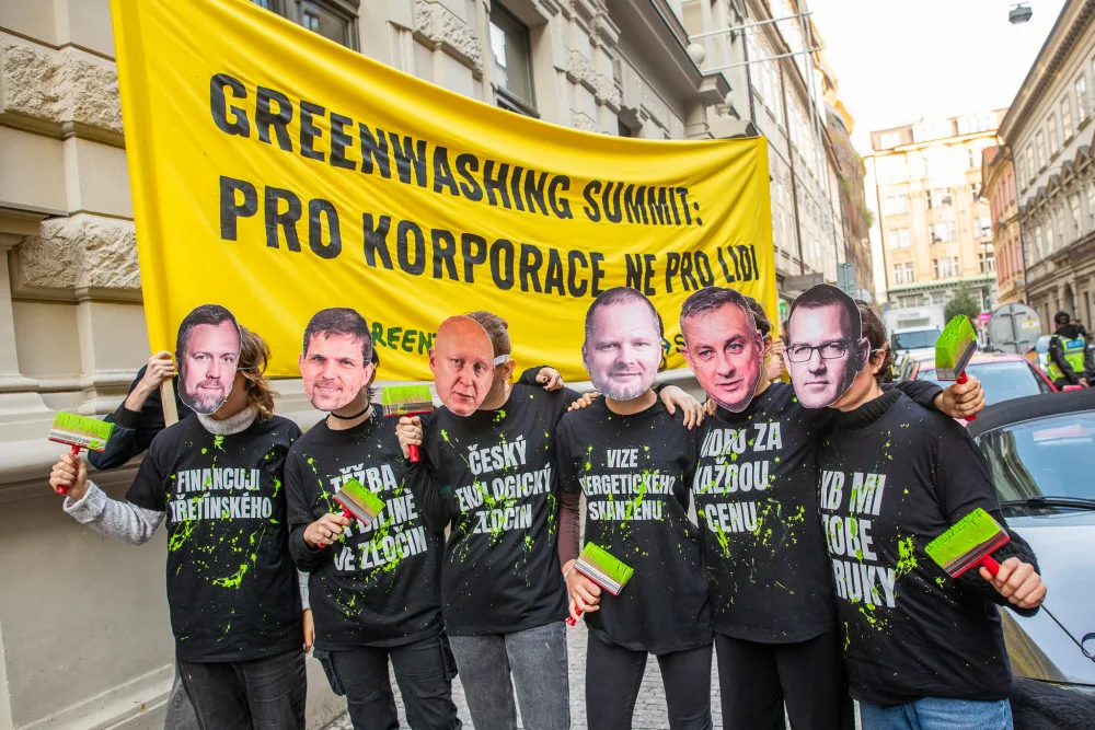 Ekologičtí aktivisté v Praze protestovali kvůli energeticko-klimatickému plánu