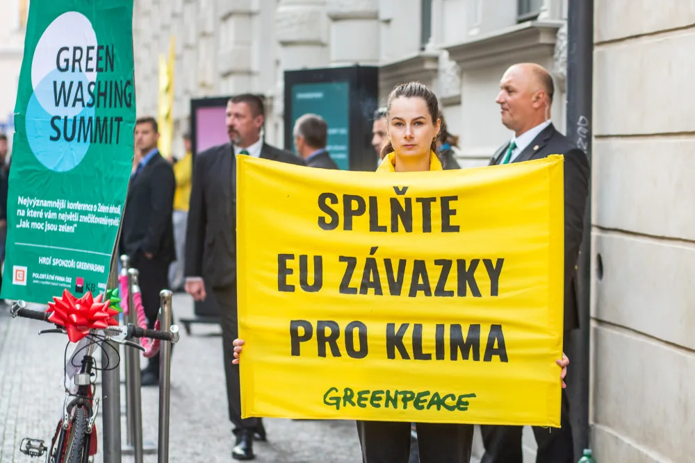 Ekologičtí aktivisté v Praze protestovali kvůli energeticko-klimatickému plánu