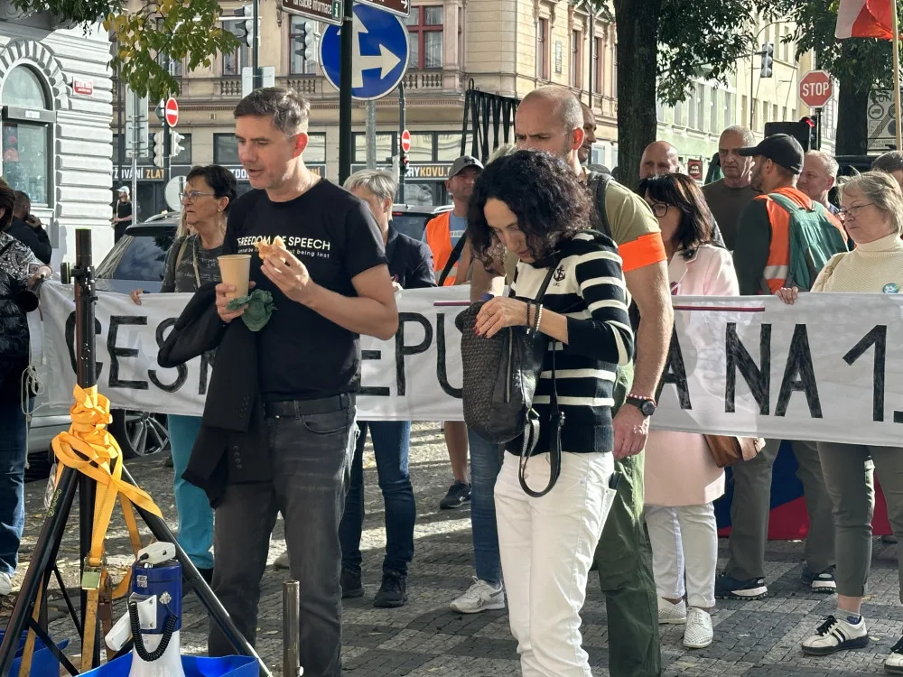 Vrabel dostal za šíření poplašné zprávy pokutu deset tisíc. Zaplatí a odvolá se k Nejvyššímu soudu