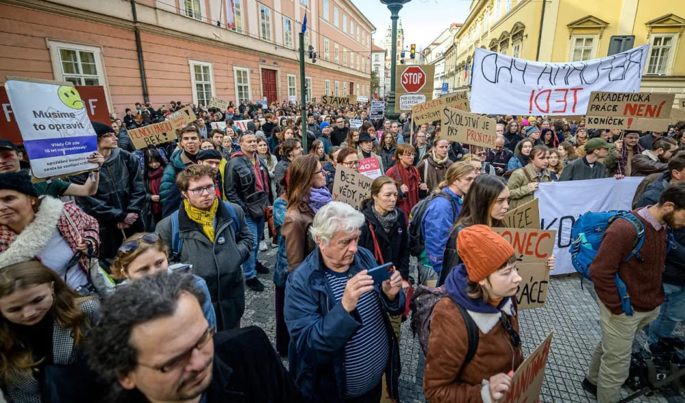 Vysoké školy stávkovaly za víc peněz. Chtějí přidat až čtyři miliardy