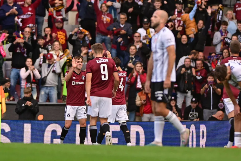 Sparta doma suverénně porazila České Budějovice 4:0 a stále vede ligu