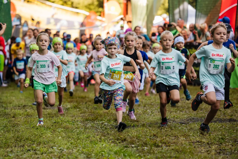 Lesy svolávají k oslavě jubilea! Registrace na 10. ročník Běhej lesy jsou spuštěny