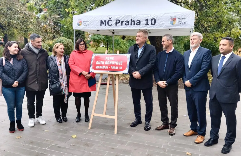 Park se dříve jmenoval Pod Rapidem.