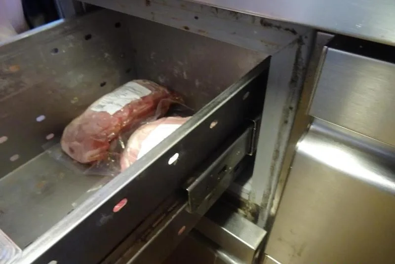 V pražské restauraci pobíhaly myši, potravinářská inspekce ji zavřela
