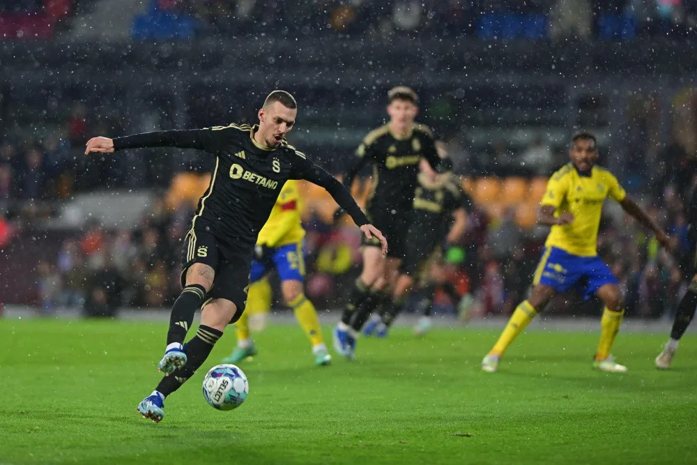 Sparta doma oslavila 130 let od založení klubu výhrou nad Zlínem 2:0