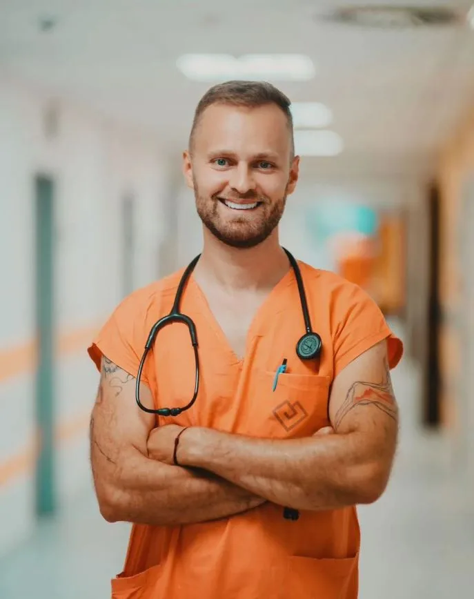 Každá situace, do které letíme s vrtulníkem, je vyhrocená říká lékař a influencer z donucení Marek Dvořák