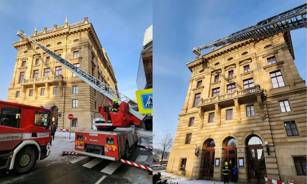 Hasiči odstraňují rampouchy. Jen na veřejných budovách, upozorňují