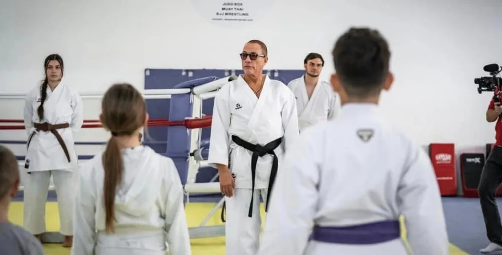 Jean-Claude van Damm navštívil Prahu. Zatrénoval si s pražskými karatisty