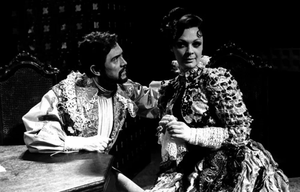 Archiv ND - Dáma skřítek - 31.01.1980, Petr Kostka (Don Manuel), Jana Hlaváčová (Doňa Angela) Foto: Jaromír Svoboda