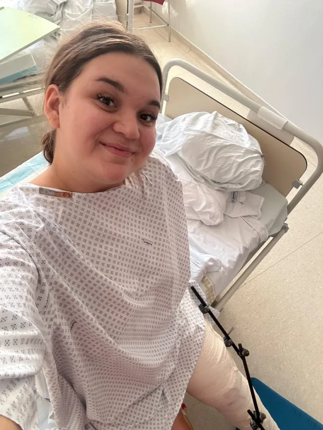 Elišku zasáhl střelec na fakultě sedmkrát. Lidé pro ni ve sbírce vybrali už přes milion