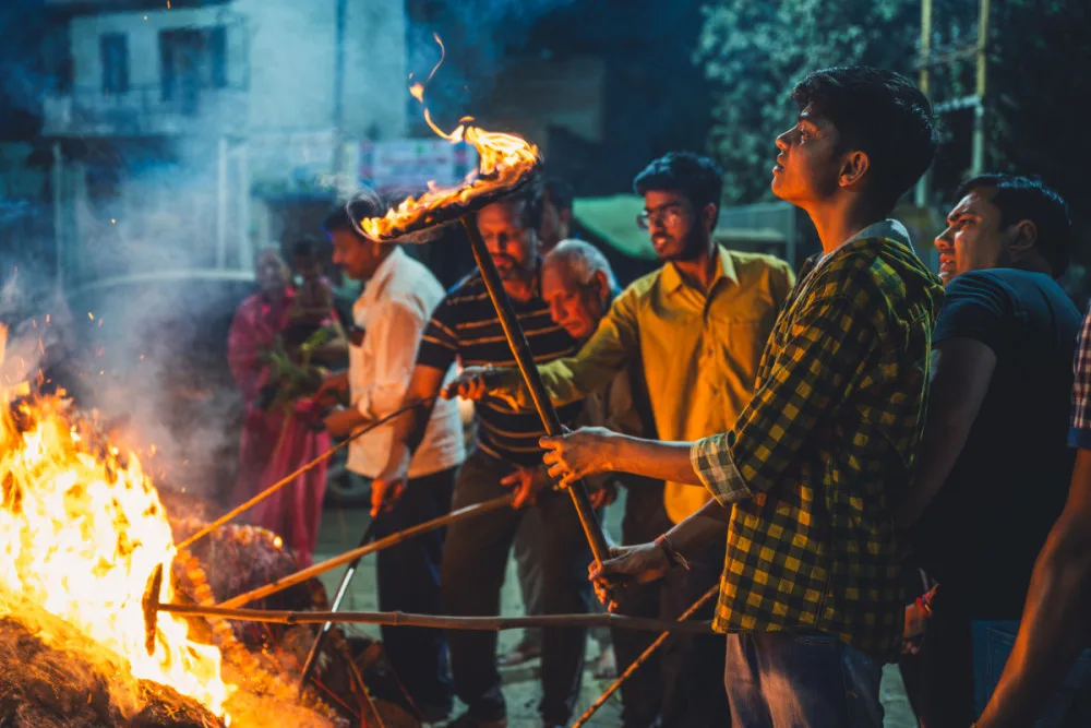Pálení démonky Holiky – Holika Dahan