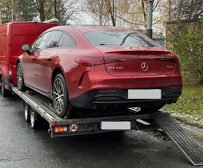 VIDEO: Tři muži pašovali do Evropy kokain v banánech. Obchody domlouvali v centru Prahy