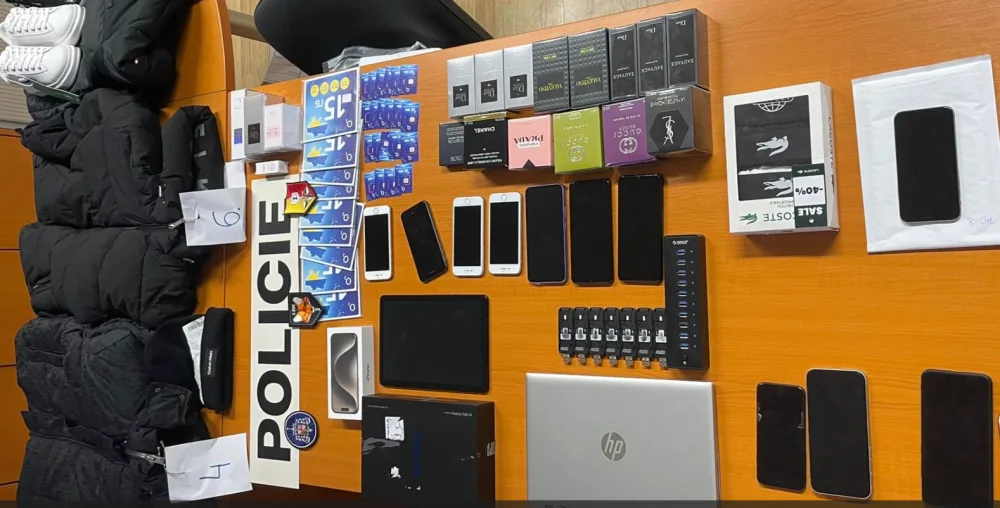 Policisté zadrželi další skupinu osob, která si internetovými podvody přišla na 200 tisíc korun