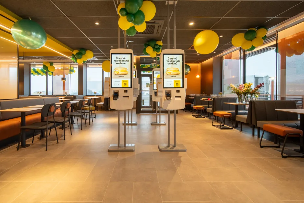 Zákazníky přivítala už 120. restaurace McDonald’s u Stehelčevsi