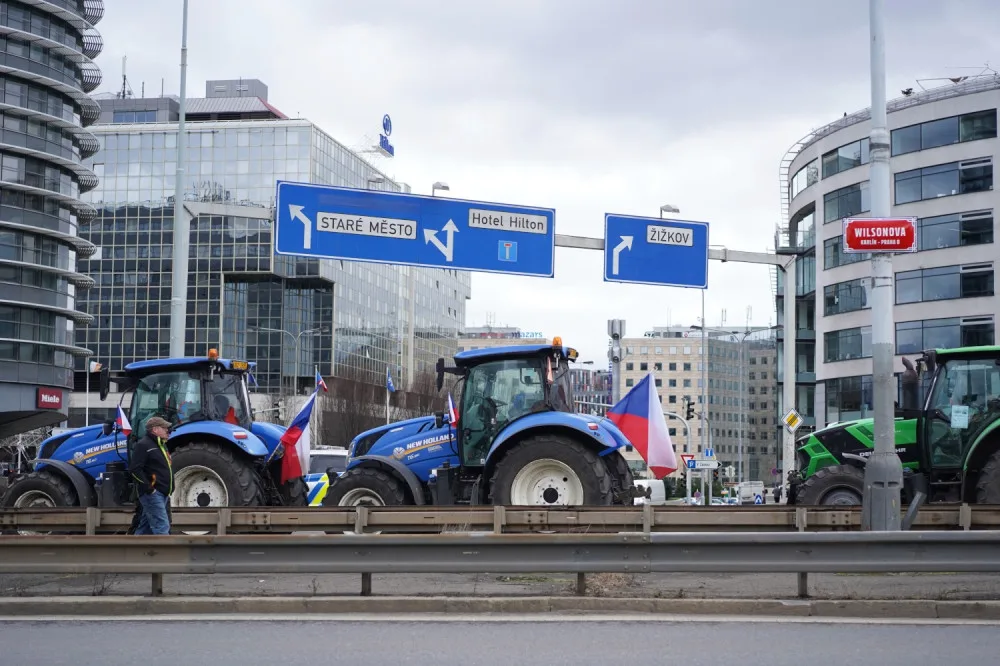 FOTOGALERIE: Traktor, vlajky a guláš. Podívejte se, jak vypadal protest zemědělců v Praze