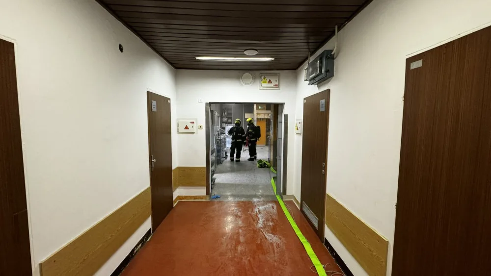 Na jednotce intenzivní péče nemocnice Bulovka hořel ventilátor. Pacienty evakuovali
