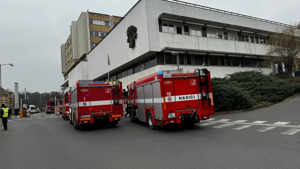 Na jednotce intenzivní péče nemocnice Bulovka hořel ventilátor. Pacienty evakuovali