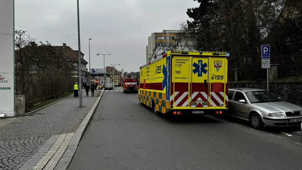 Na jednotce intenzivní péče nemocnice Bulovka hořel ventilátor. Pacienty evakuovali