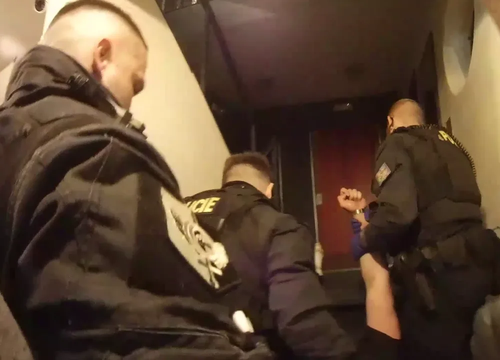 Cizince policisté zachraňovali dvakrát za jeden večer.