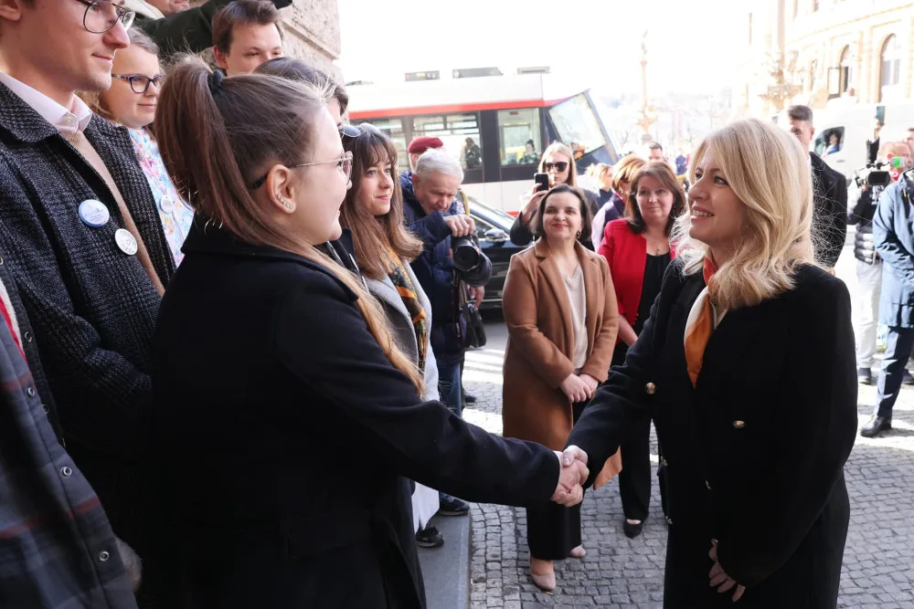 Slovenská prezidentka Čaputová uctila památku obětí střelby na Filozofické fakultě v Praze