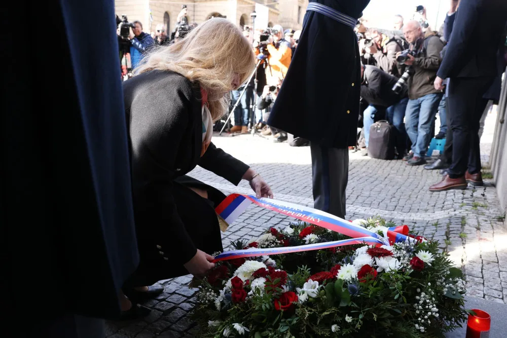 Slovenská prezidentka Čaputová uctila památku obětí střelby na Filozofické fakultě v Praze