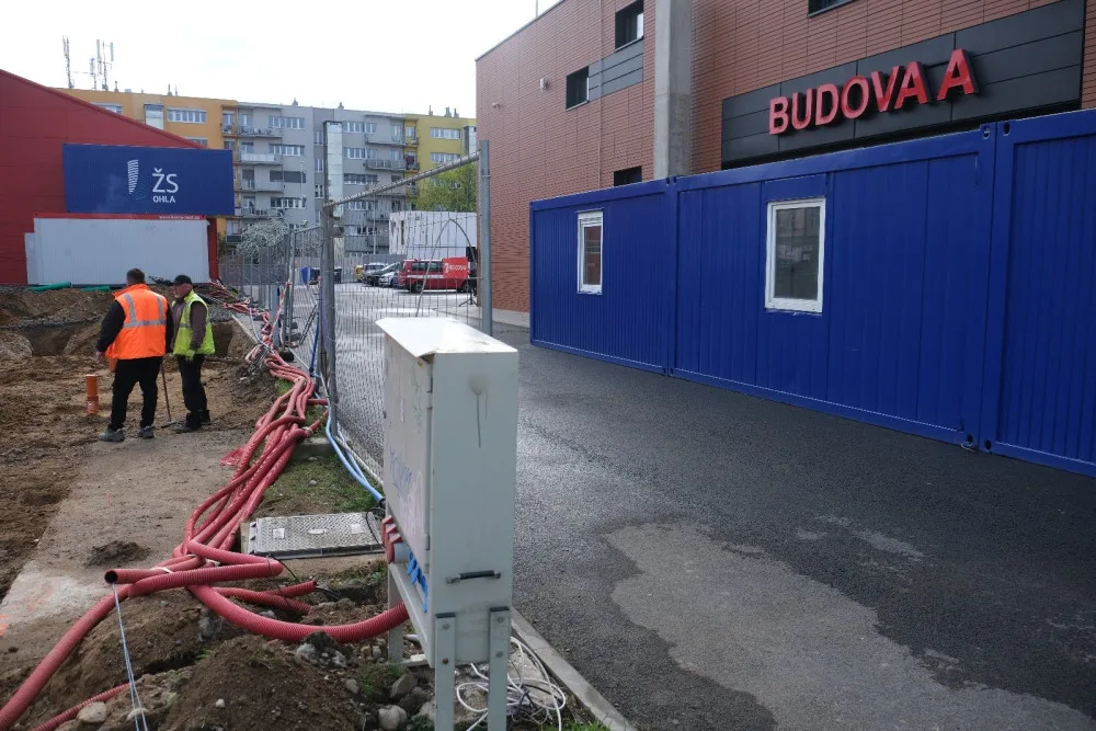 V Holešovicích roste nové sídlo krajského ředitelství hasičů. Bude mít deset pater a vyjde na dvě stě milionů