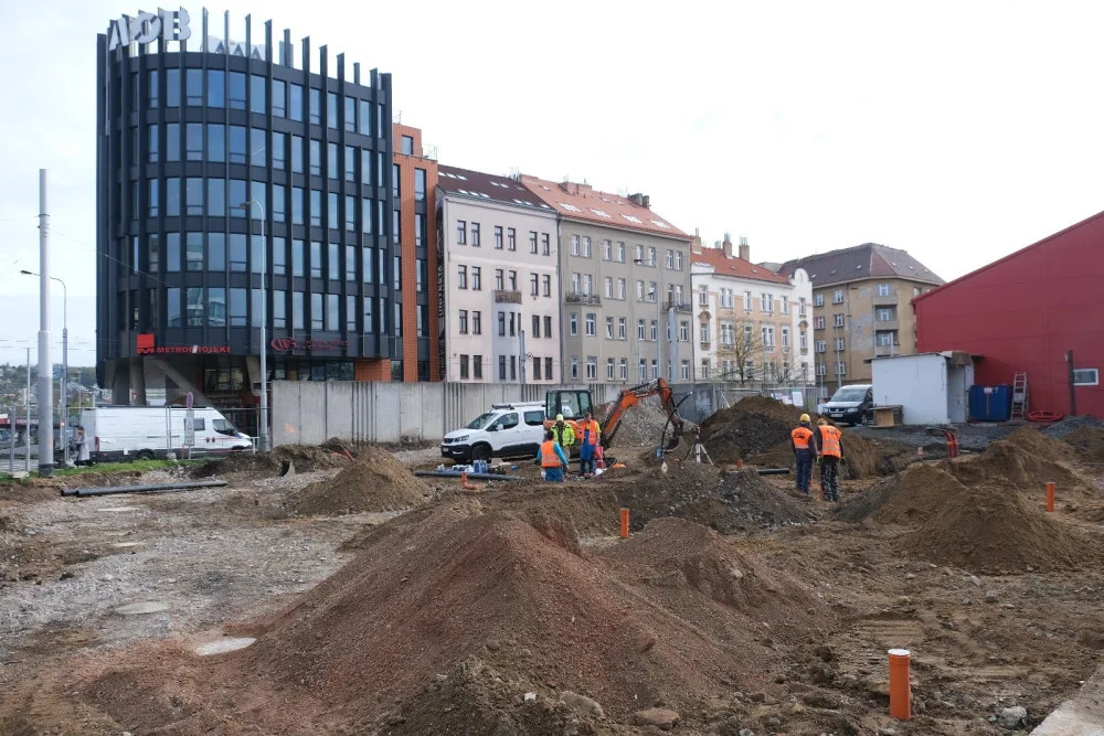 V Holešovicích roste nové sídlo krajského ředitelství hasičů. Bude mít deset pater a vyjde na dvě stě milionů