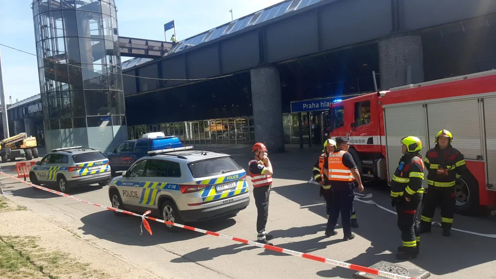 Policisté evakuují hlavní nádraží, našli podezřelé zavazadlo