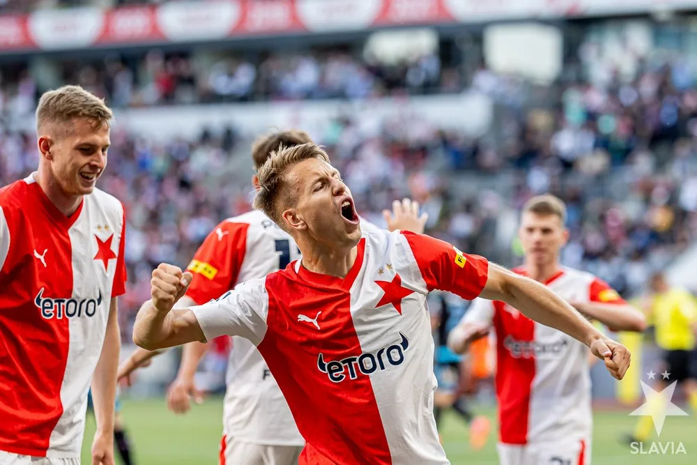 Fotbalisté Slavie porazili Plzeň 3:0 a udrželi naději na zisk ligového titulu