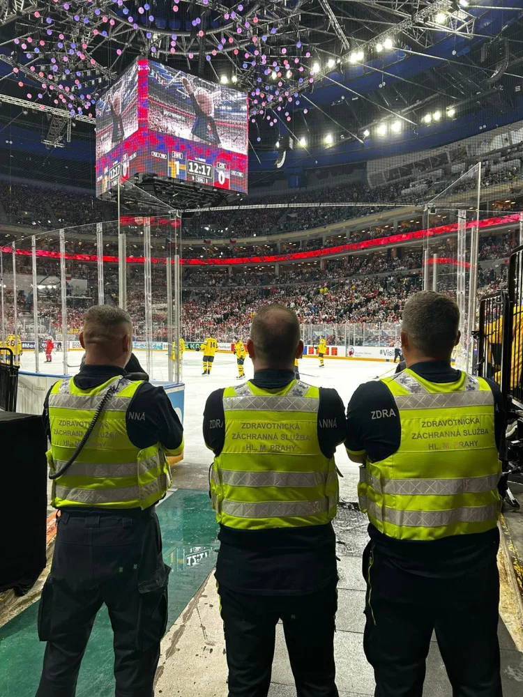 Pražští záchranáři ošetřili během hokejového šampionátu tři stovky lidí