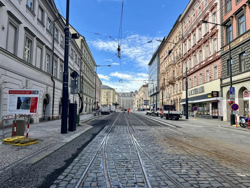 Tramvaje se na Masaryčku vrátí o deset dní dřív. V centru města ale začíná další výluka