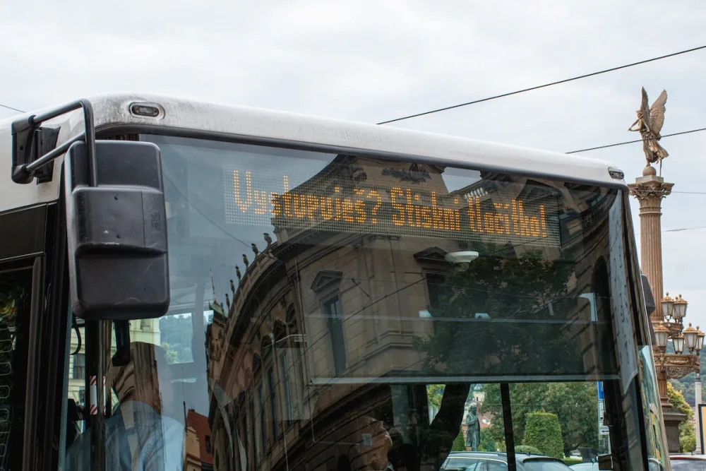 Zvyknout si na zastávky na znamení pomůže cestujícím v Praze i nové hlášení v autobusech