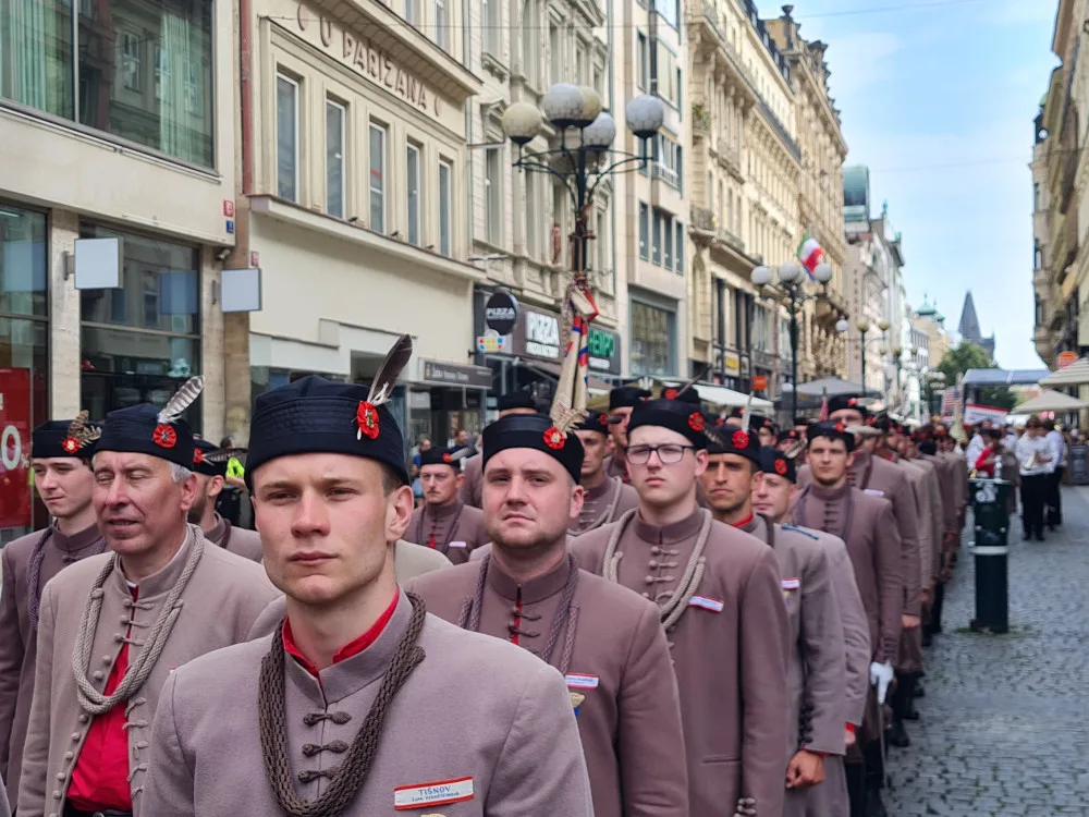 Na 15 tisíc sokolů prošlo Prahou při zahajovacím průvodu všesokolského sletu