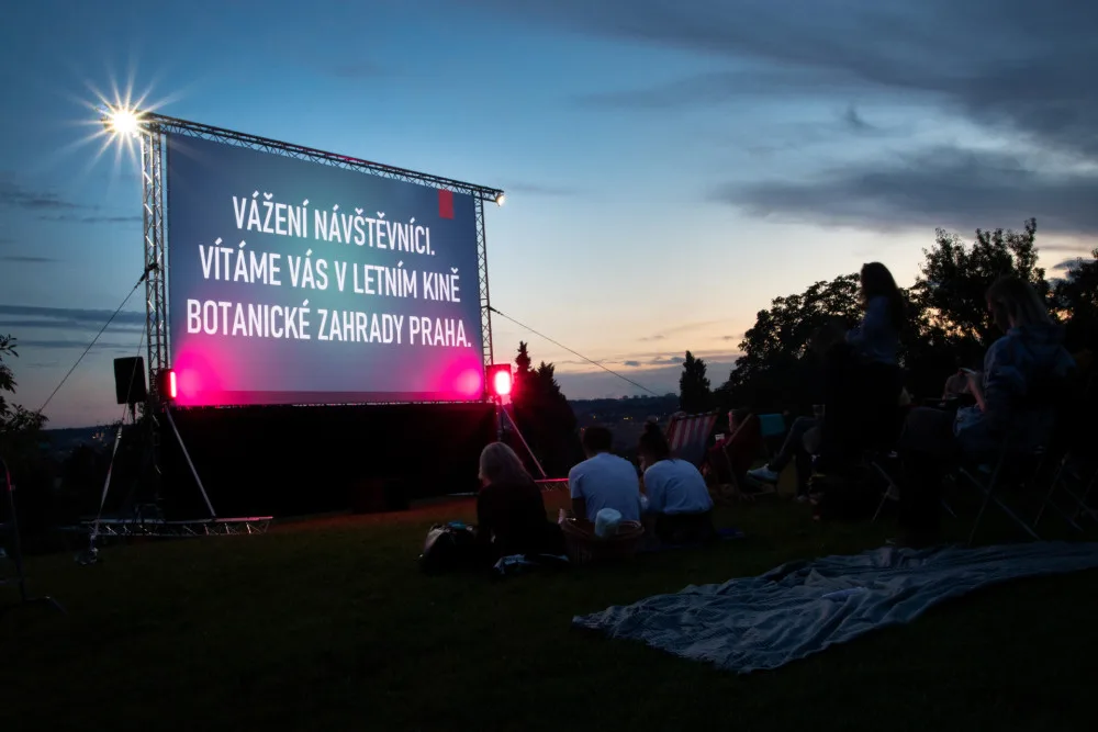 Pražané mohou v srpnu navštívit letní kino v botanické zahradě v Troji