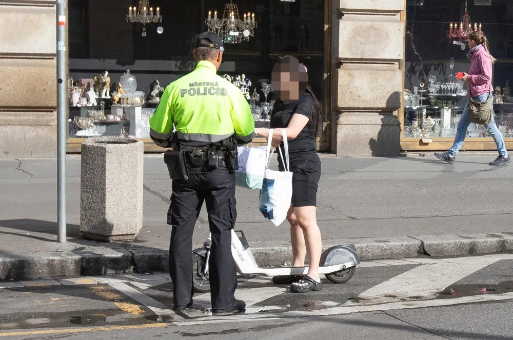 Zátah na cyklisty a koloběžkáře v Praze pokračuje. Strážníci je budou kontrolovat čtyři dny