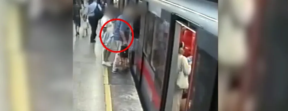 VIDEO: Policisté chytili skupinu kapsářů, která působila v dopravních prostředcích v centru Prahy