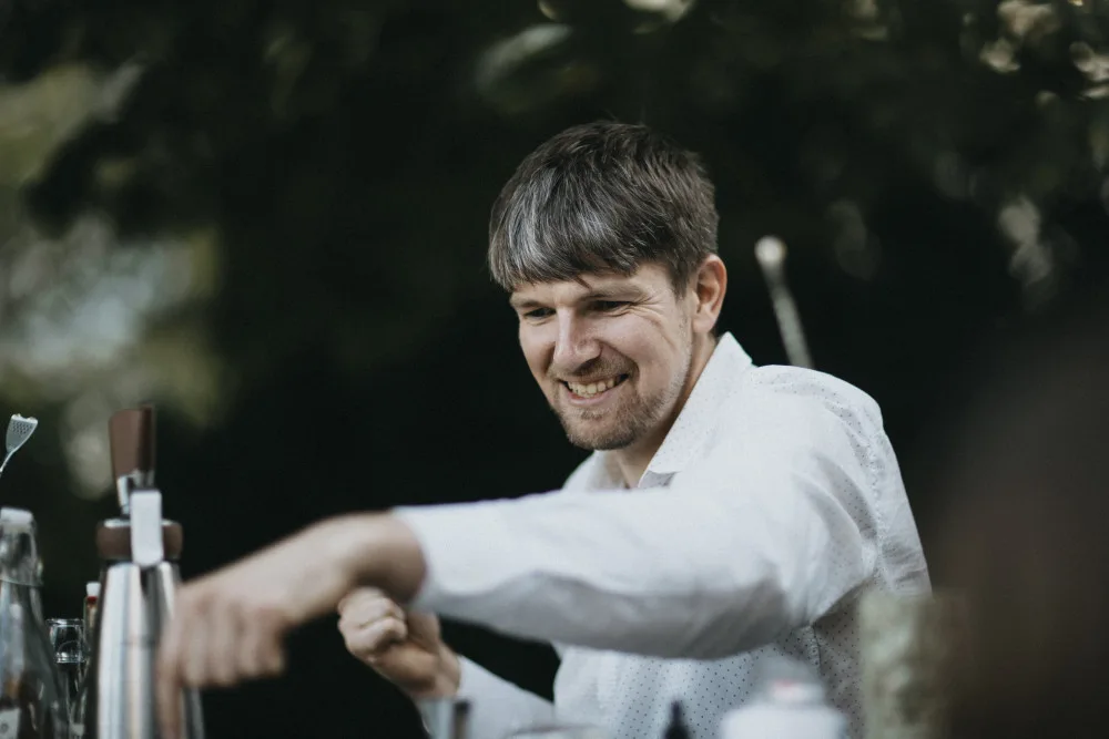Dobrá pražírna se neobejde bez úzkého vztahu se svým farmářem, říká zkušený barista Jaroslav Slámečka