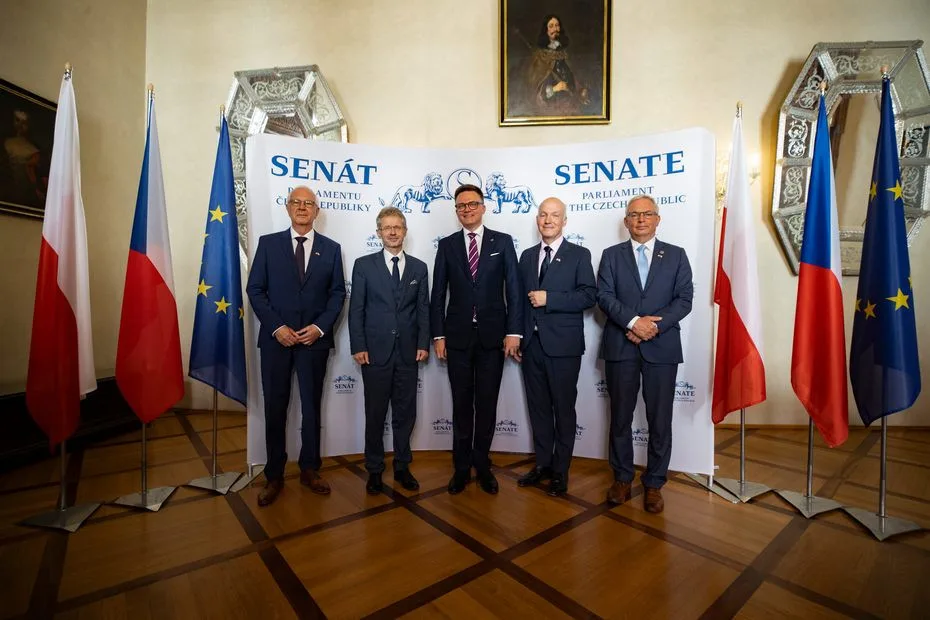 ilustrační foto - předseda Senátu ČR Miloš Vystrčil s kolegy