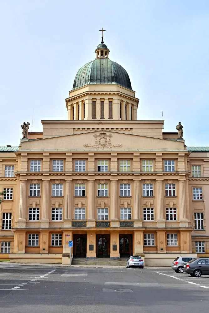 Budova Katolické teologické fakulty Univerzity Karlovy.