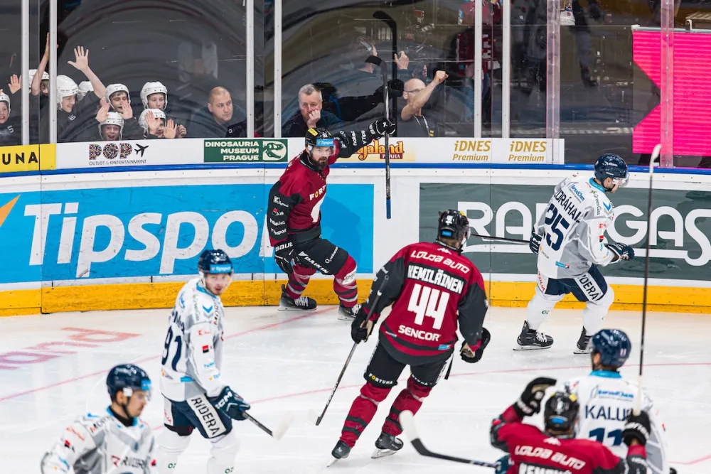 Hokejisté Sparty porazili před vyprodanou O2 arenou Vítkovice 5:1