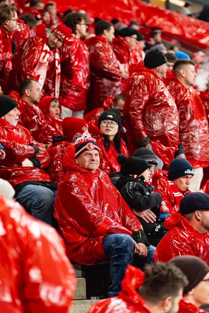 Měsíce příprav, dvacet tisíc pláštěnek, český rekord. Choreo slávistické Tribuny Sever se zapsalo do historie