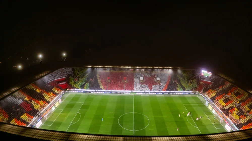 Měsíce příprav, dvacet tisíc pláštěnek, český rekord. Choreo slávistické Tribuny Sever se zapsalo do historie