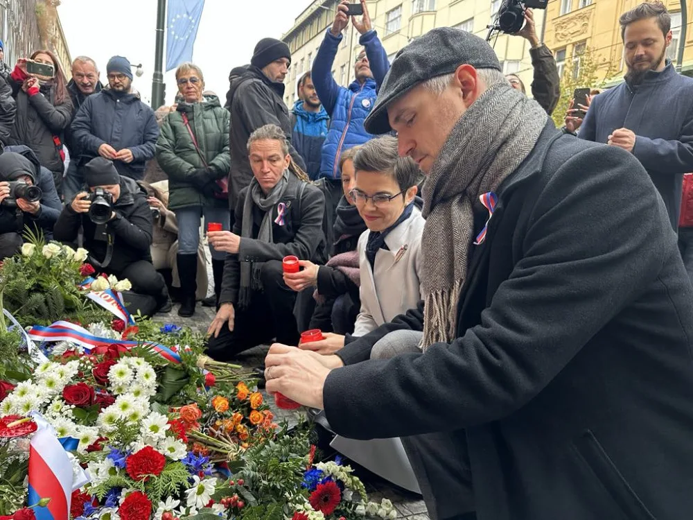 Na Národní třídě začíná program připomínající události sametové revoluce před 35 lety