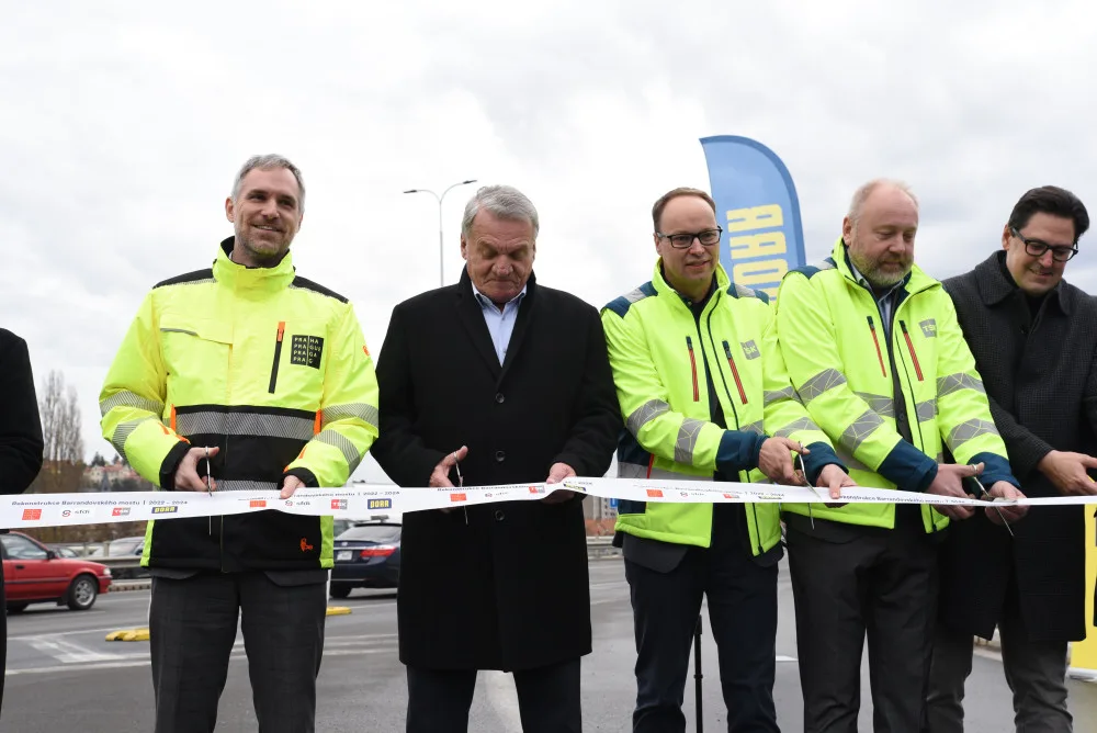 Uzavření Barrandovského mostu je u konce. Řidiče již žádné opravy omezovat nebudou