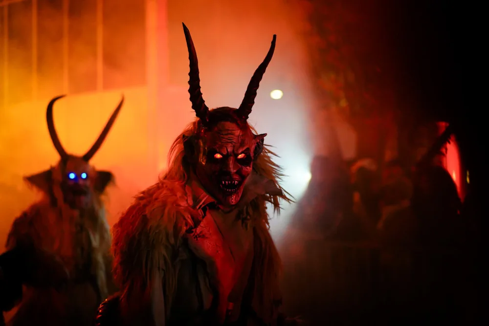 Výstaviště ovládla pekelná show. Dorazili krampusáci z Čech i Rakouska.