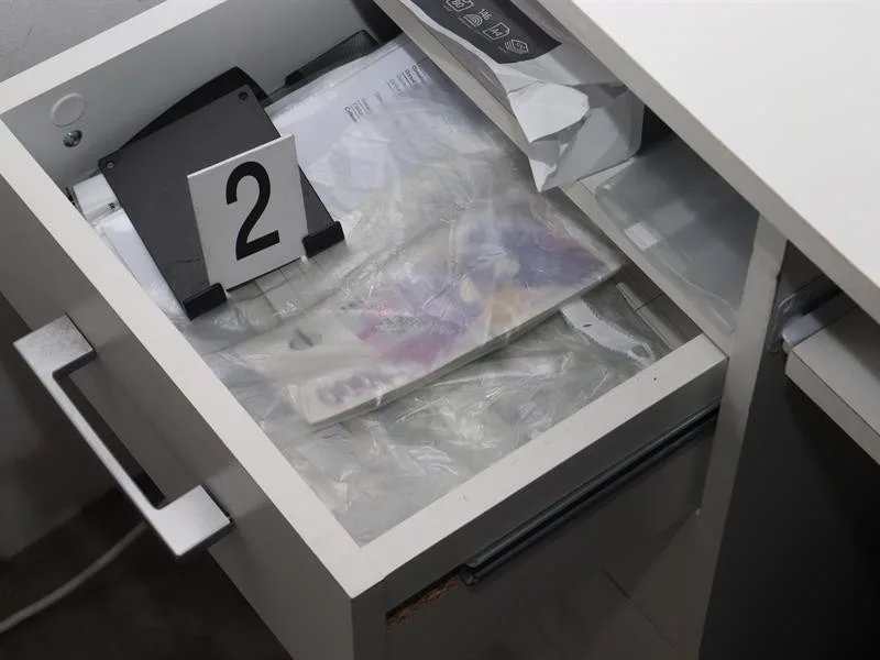 Podvody s fiktivními fakturami si skupina podle celníků přišla na skoro 27 milionů korun.