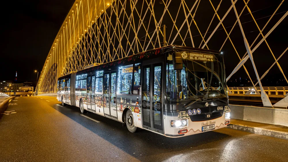 Dopravní podnik v sobotu vypraví tradiční Vánoční flotilu